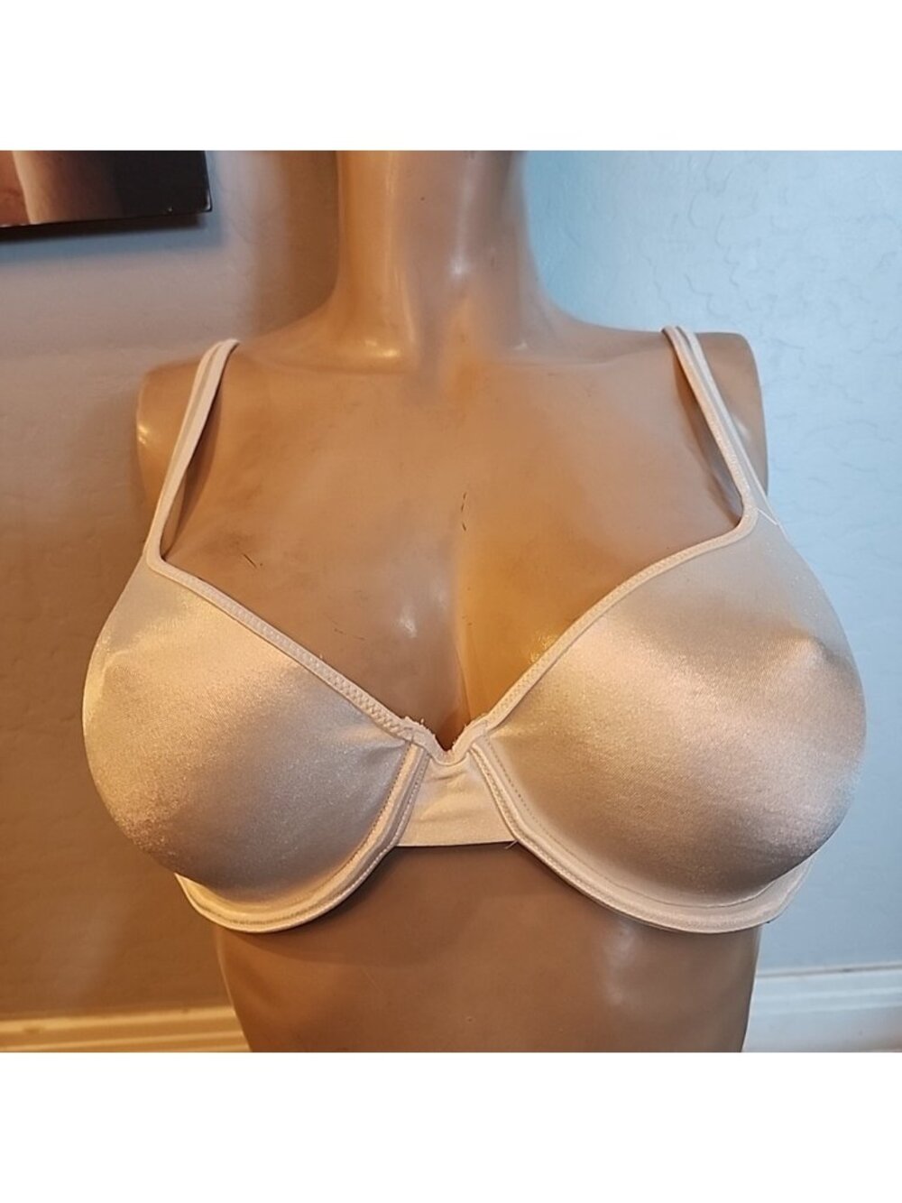 Vassarette Bra 38C Ivory Underwire Unlined 75-138